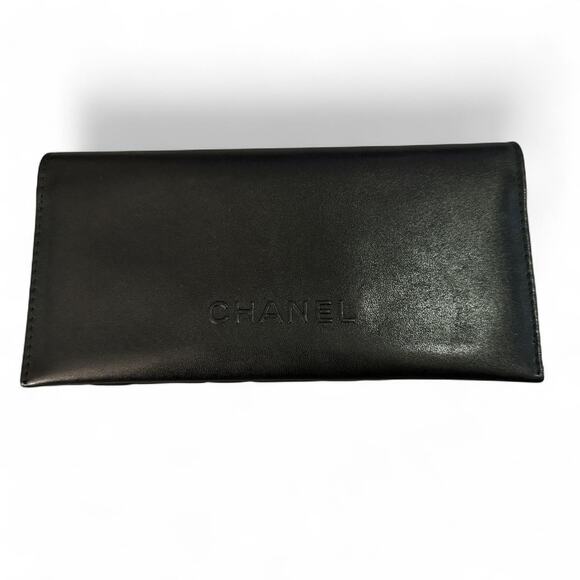 CHANEL Black Quilted Sunglasses Case Pocket Book Card Holder Organizer - Picture 1 of 7